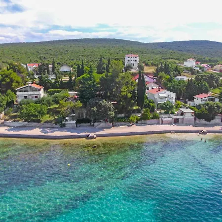 Holiday Maestral Casa de Férias Sveti Filip i Jakov